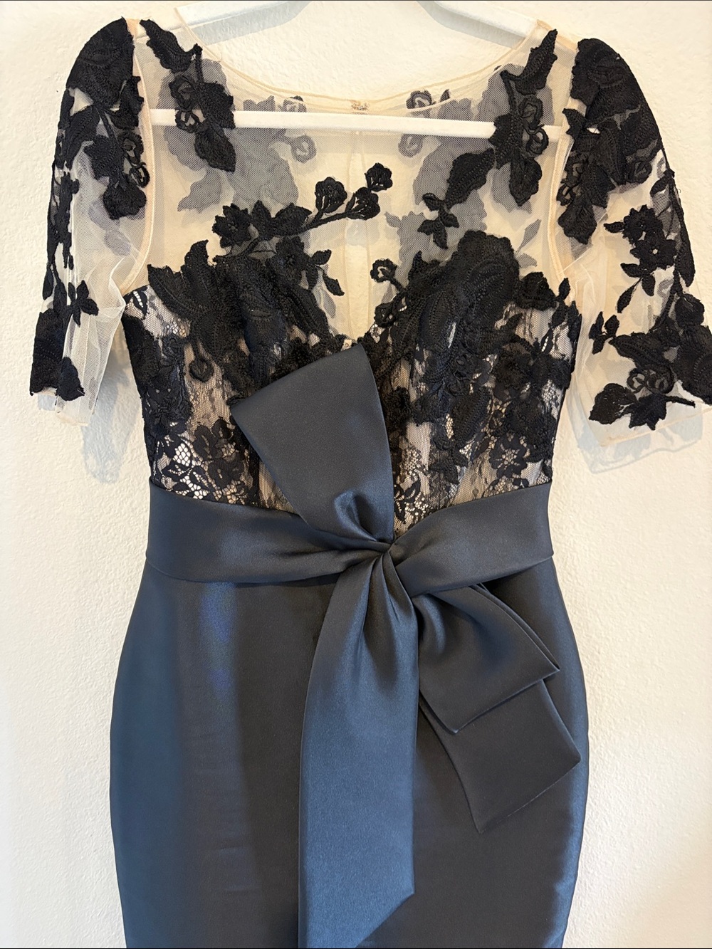 Badgley Mischka Dress black with lace and bow - Picture 3 of 9